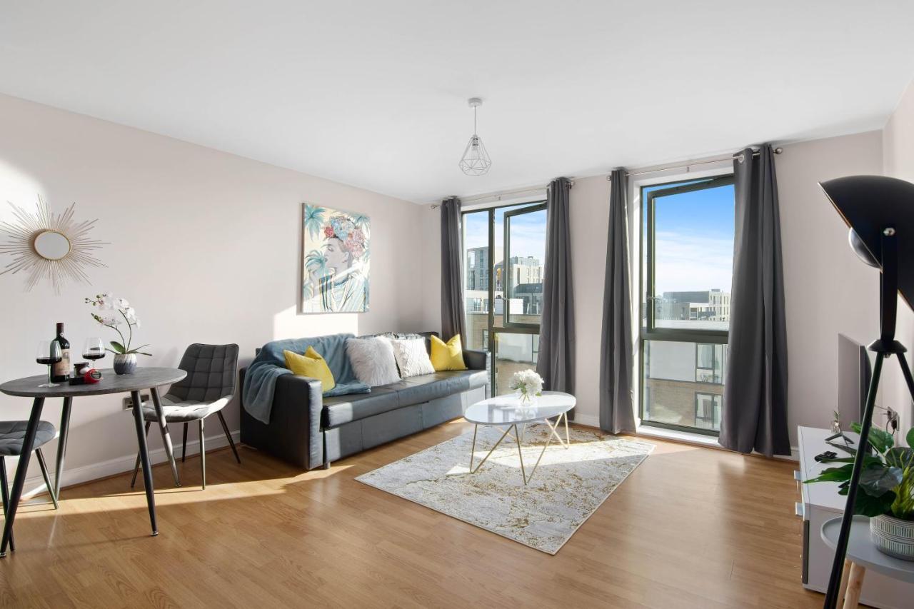 Spacious & Cosy, Netflix, Parking, Colindale Station Хендън Екстериор снимка