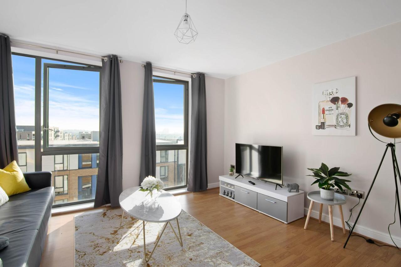 Spacious & Cosy, Netflix, Parking, Colindale Station Хендън Екстериор снимка