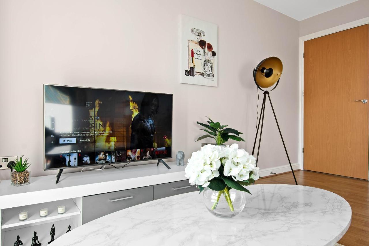 Spacious & Cosy, Netflix, Parking, Colindale Station Хендън Екстериор снимка
