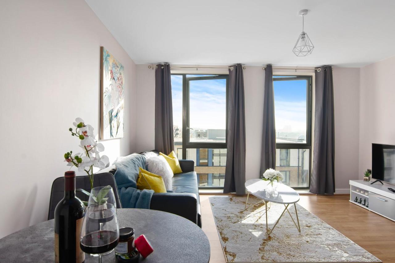 Spacious & Cosy, Netflix, Parking, Colindale Station Хендън Екстериор снимка