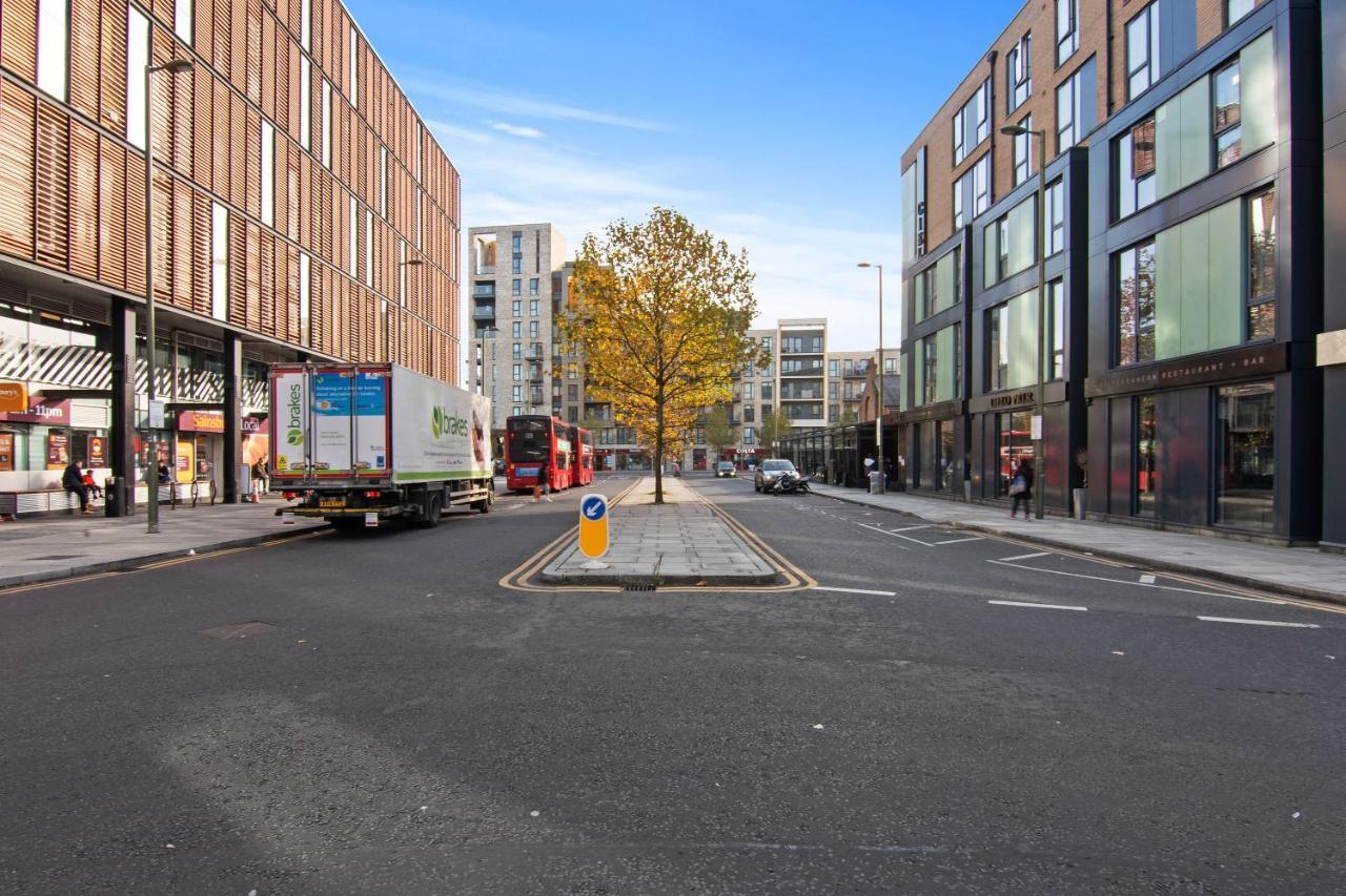Spacious & Cosy, Netflix, Parking, Colindale Station Хендън Екстериор снимка